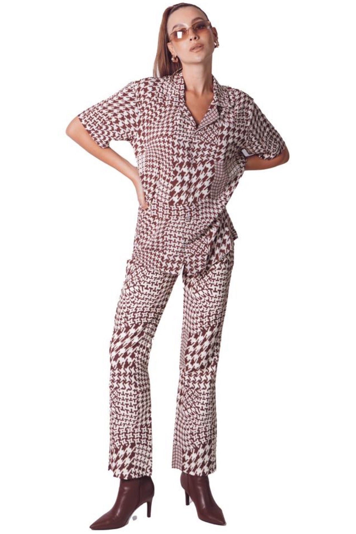 HOWDY PANTS IN GEOMETRICAL BROWN